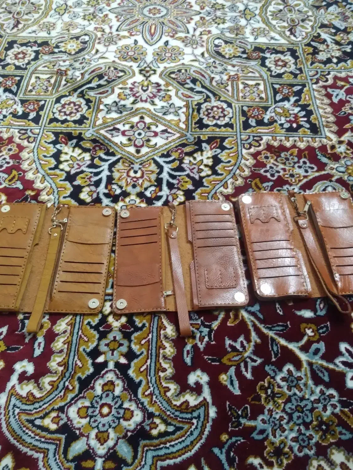 وسایل شخصی کیف پولی چرم دست دوز|کیف، کفش، کمربند|فولادشهر, A3|دیوار