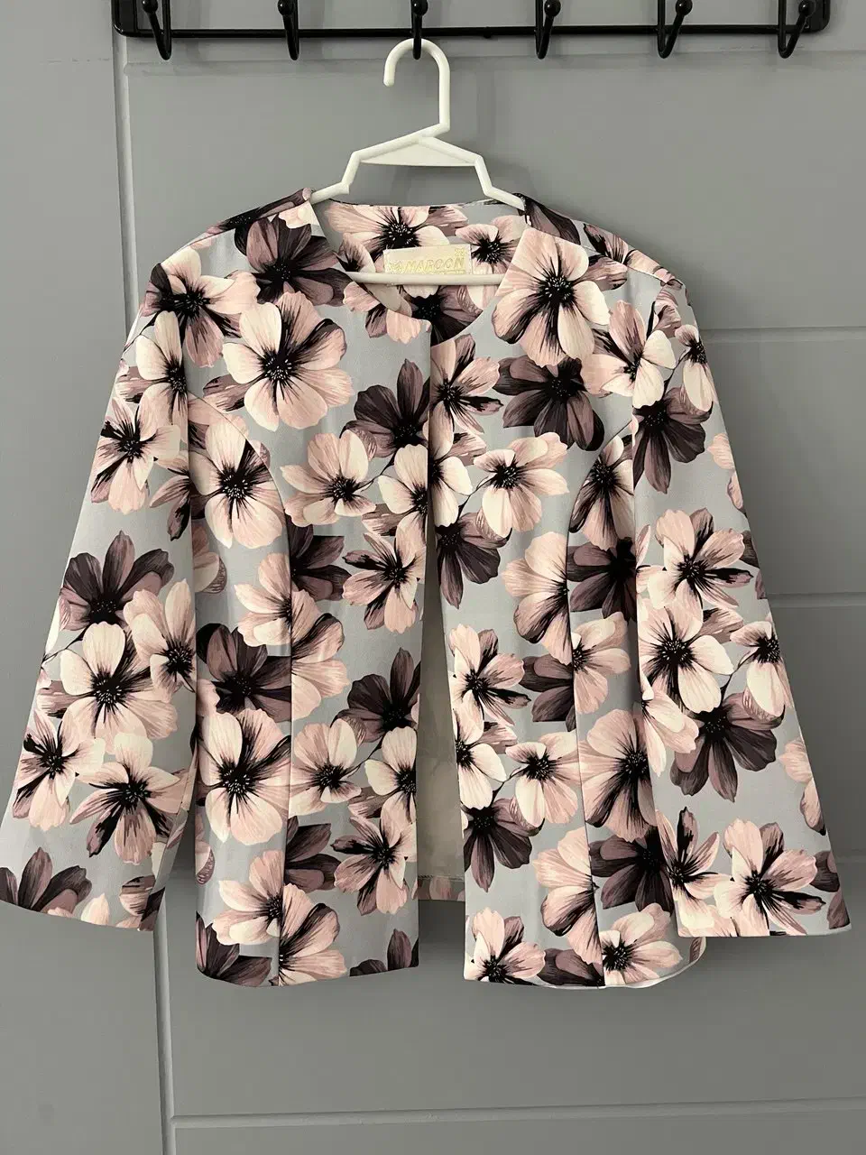 لباس دخترونه|لباس|پرند, فاز ۱|دیوار