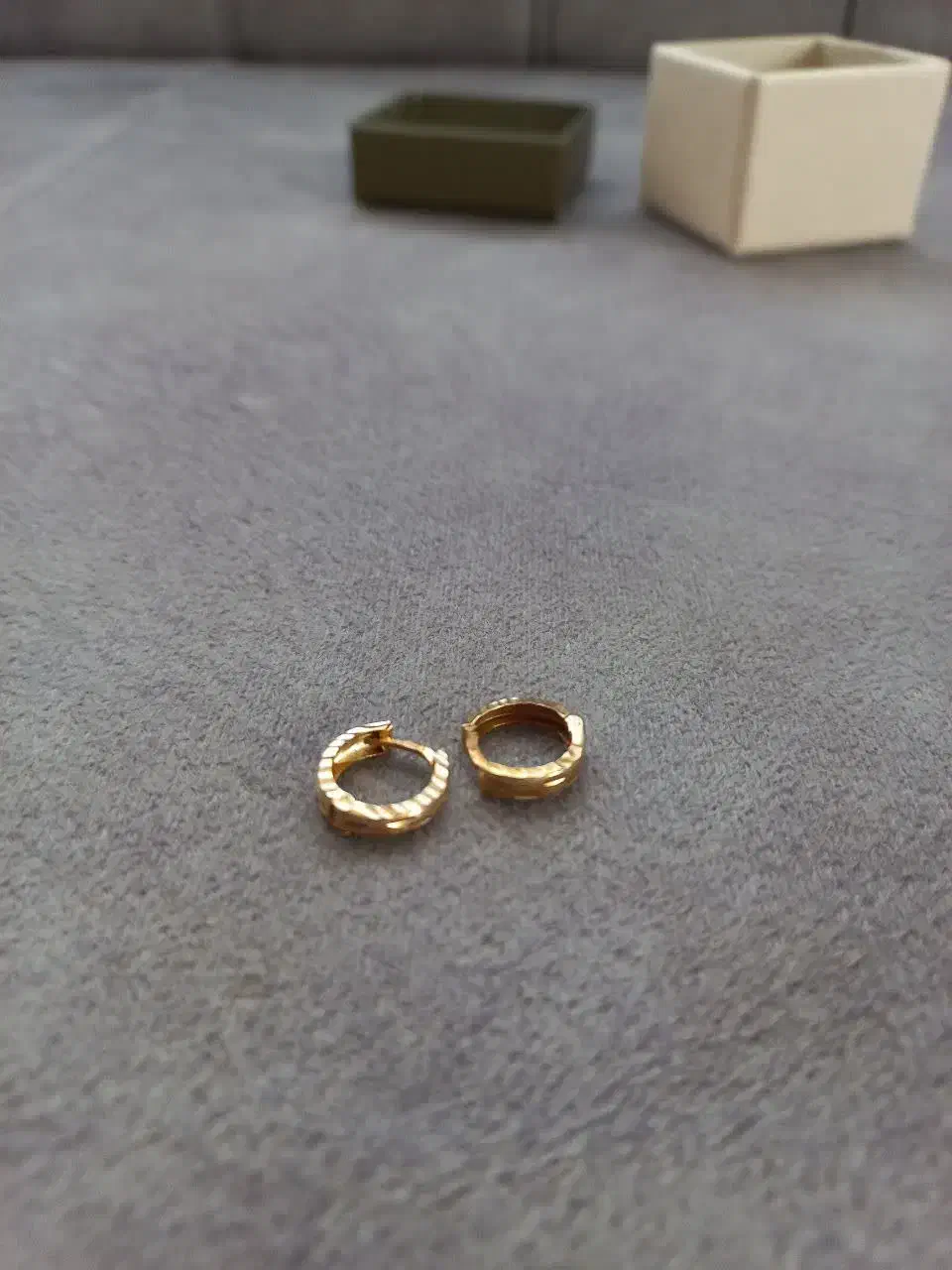 فروش فوری دو عدد گوشواره با فاکتور ۳درصد بالاتابلو|جواهرات|رشت, فلسطین|دیوار