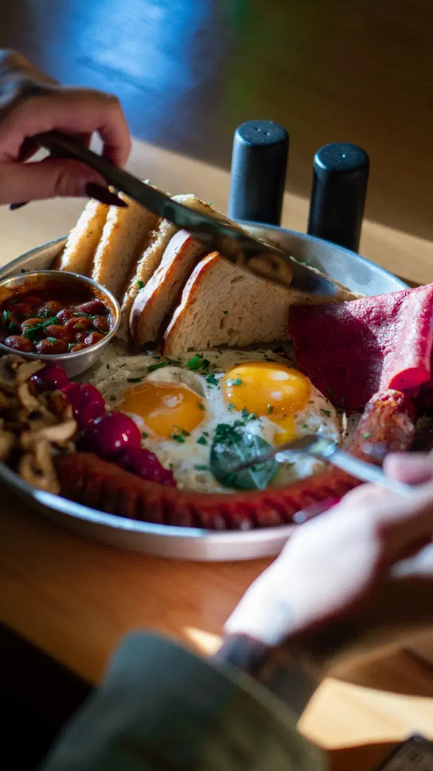 ساخت تیزر، تولید محتوا ، عکاسی ، فیلمبرداری همایش|خدمات پذیرایی، مراسم|تهران, فلسطین (میدان انقلاب)|دیوار