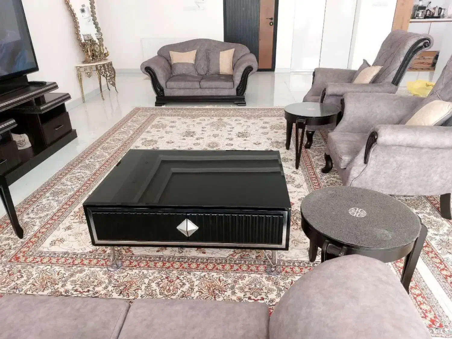 مبل راحتی کاملا سالم به همراه میز وسط و عسلی نو|مبلمان خانگی و میز عسلی|پاکدشت, پاکدشت (مامازند)|دیوار