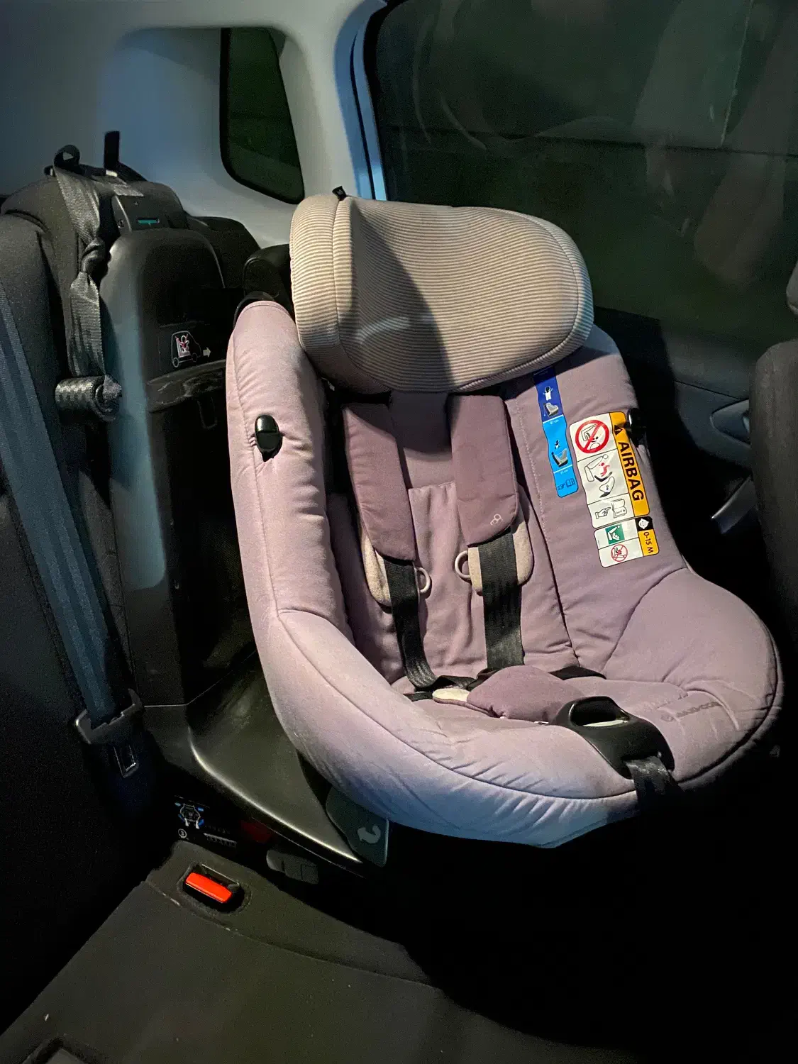 صندلی ماشین مکسی کوزی در حد (AXISSFIX)|اسباب و اثاث بچه|تهران, حر|دیوار