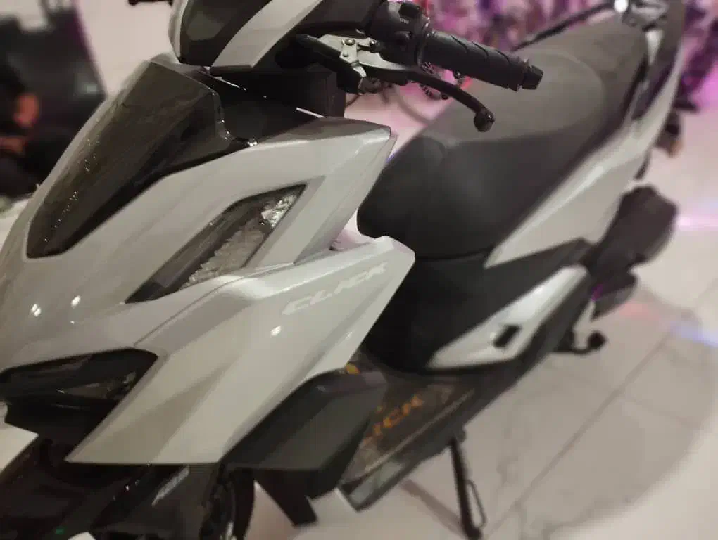 کلیک ۱۷۰ مدل ۴۰۲ در حد صفر|موتورسیکلت|اسلامشهر, شهرک لاله|دیوار