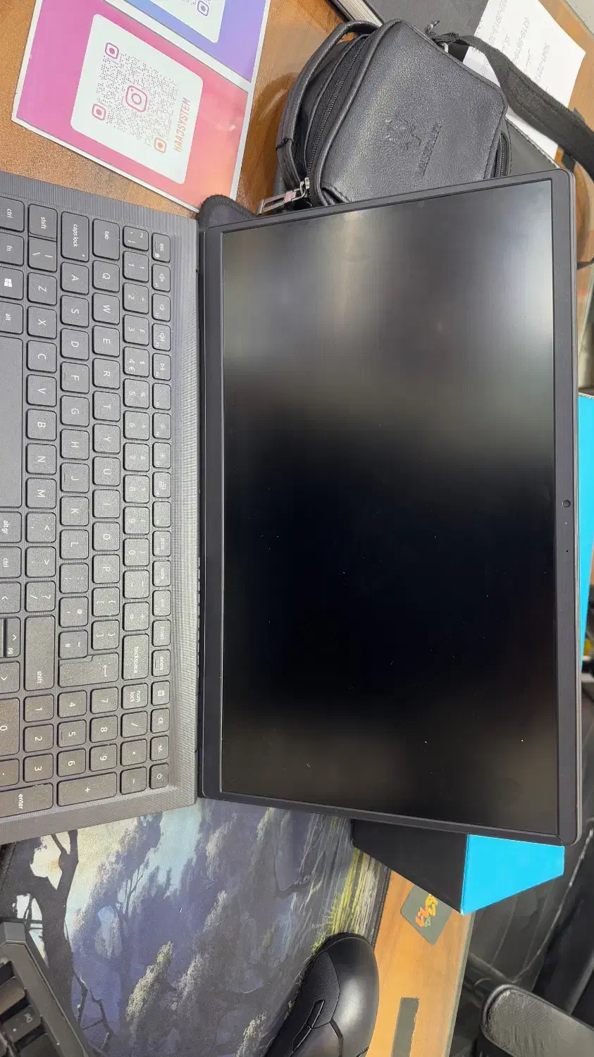 لپ تاپ|رایانه همراه|قدس, شهر‌قدس|دیوار