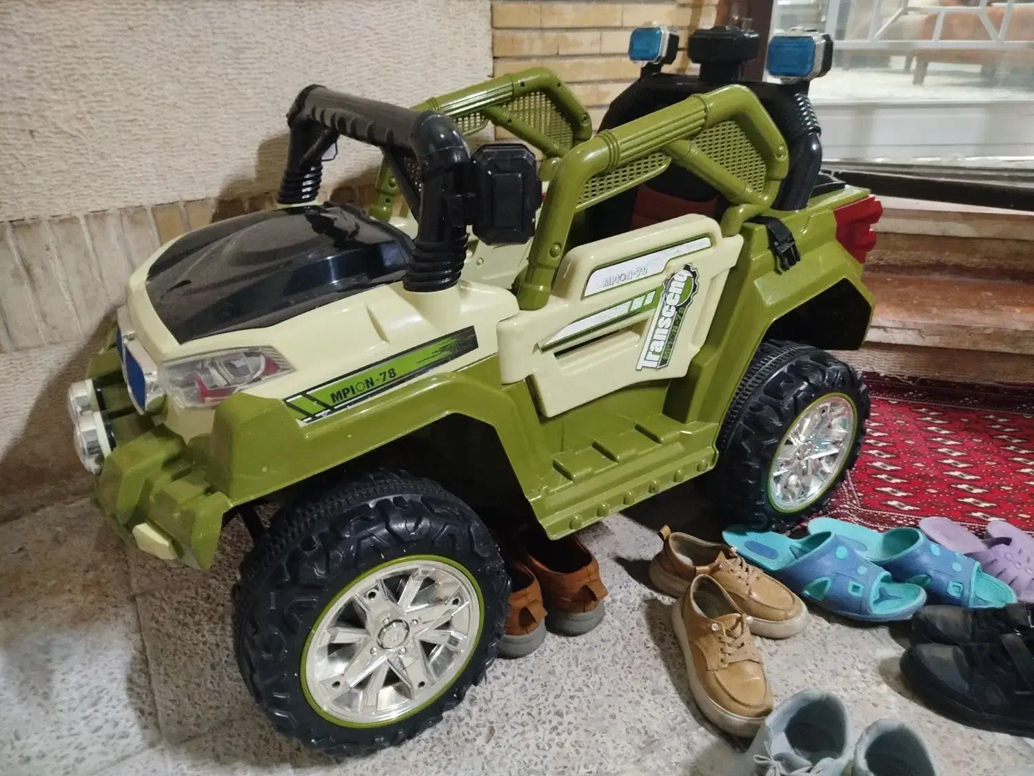 ماشین شارژی|اسباب‌بازی بچه|پرند, فاز ۲|دیوار