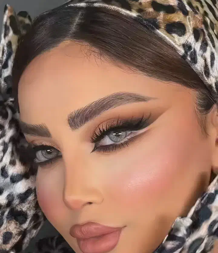 تخفیف ویژه میکاپ و شینیون تا یک هفته|خدمات آرایشگری و زیبایی|اردبیل, |دیوار