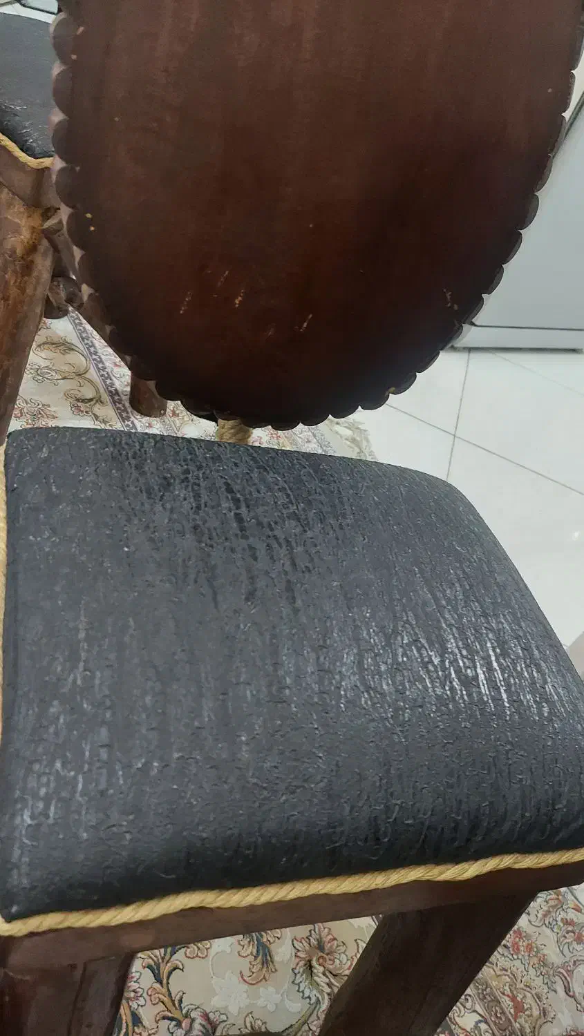 میز ناهار خوری چوبی ۴ نفره(همراه با بازی تخته نر)|میز و صندلی غذاخوری|تهران, تسلیحات|دیوار