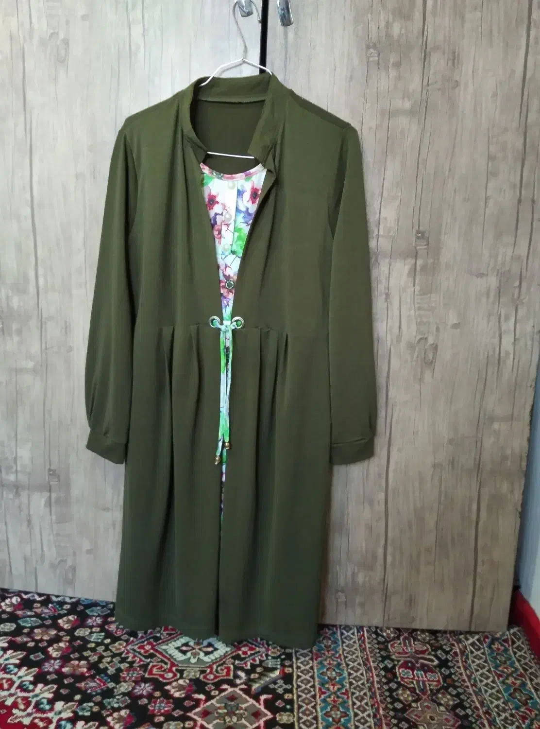 تونیک زیبا و|لباس|بانه, |دیوار