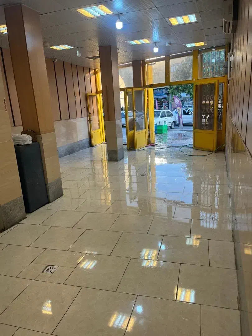 رهن و اجاره تجاری ۶۰متری|اجارهٔ مغازه و غرفه|شیراز, شهرک پرواز|دیوار