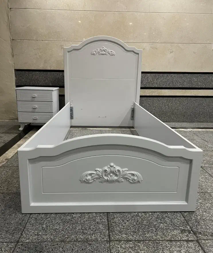 تخت|تخت و سرویس خواب|قروه, |دیوار