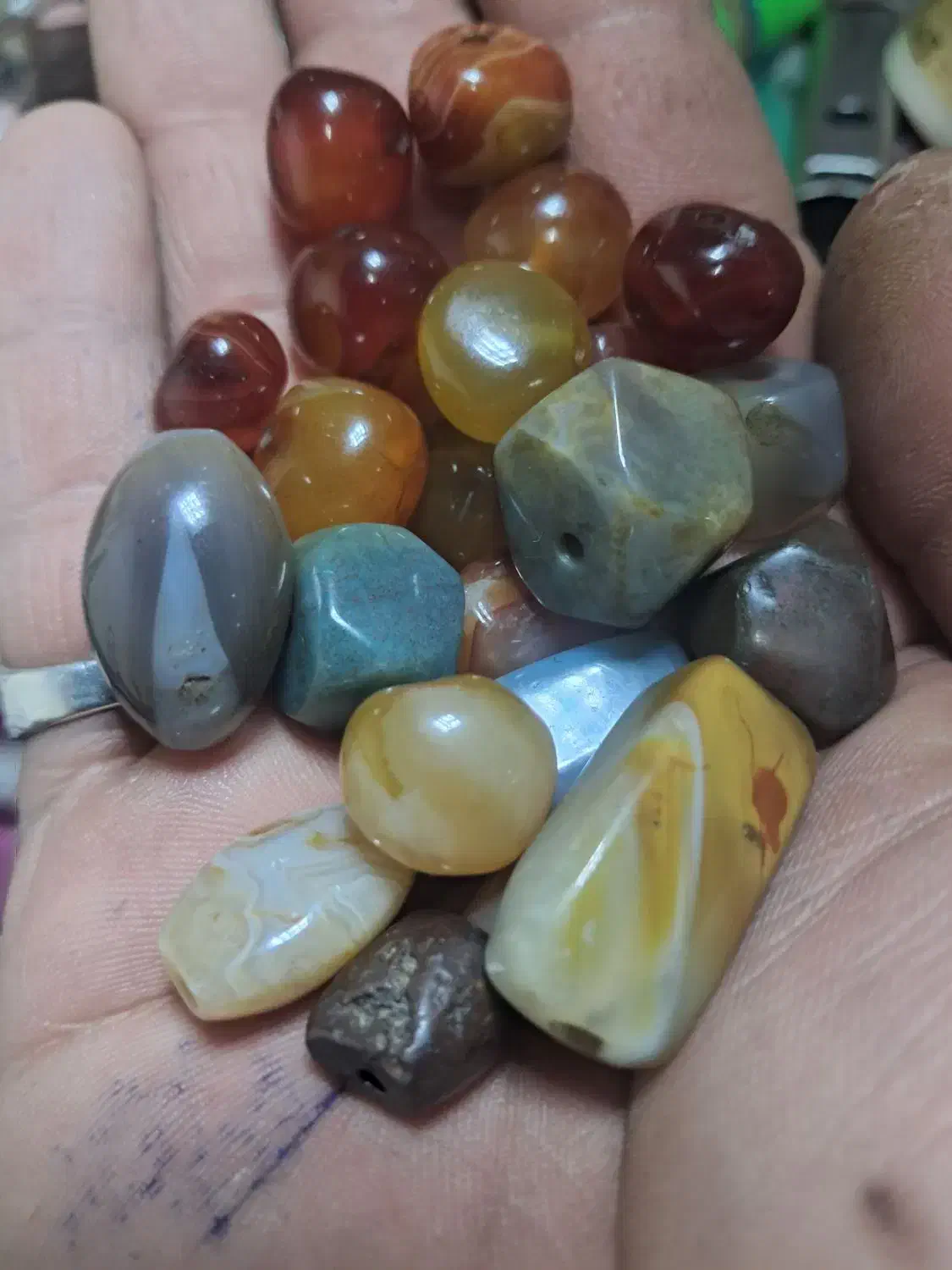 مهرهای عقیق و یک عدد بابا قوری بسیار زیبا|کلکسیون اشیاء عتیقه|اصفهان, شاه پسند|دیوار