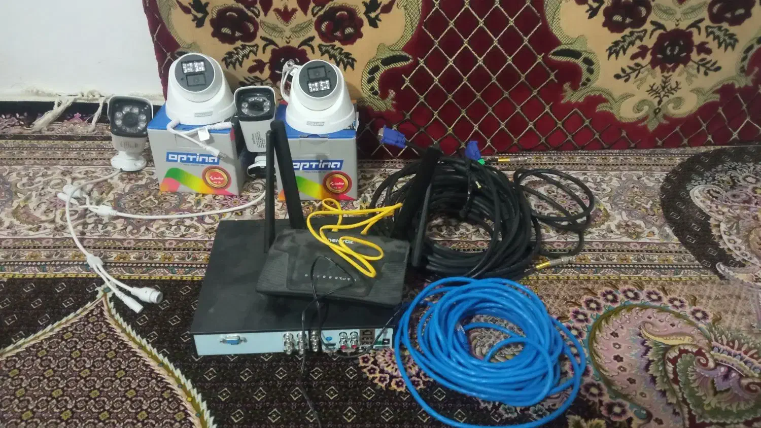 دوربین مداربسته ۴ عدد با تمام وسایل|دوربین مداربسته|اردبیل, |دیوار