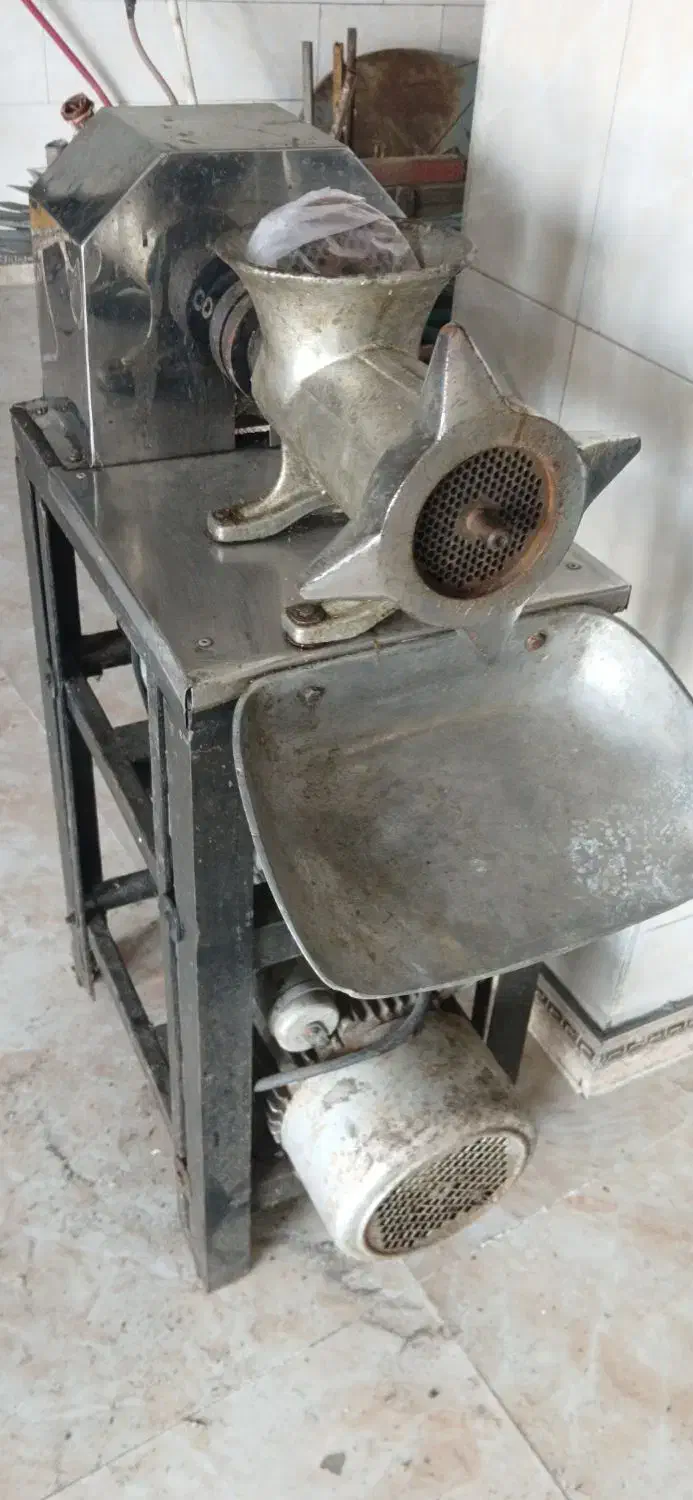 چرخ گوشت|خردکن، آسیاب، غذاساز|رشت, لاکان|دیوار