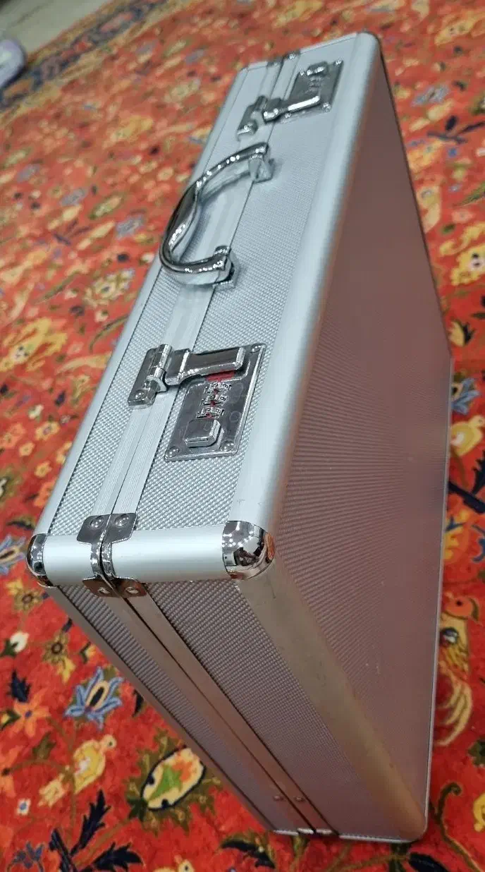 کیف قاشق و چنگال ۱۲ نفره ۶۸پارچه|ظروف سرو و پذیرایی|تهران, جوانمردان (اندیشه)|دیوار