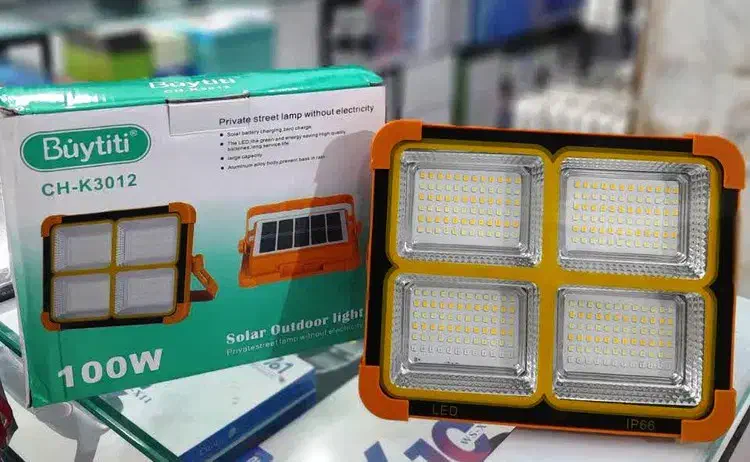 پرژکتور شارژی و سولار 100وات 288ال ای دی K3012|لامپ و چراغ|قم, چهار مردان|دیوار