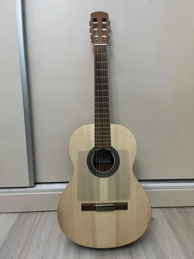 گیتار کلاسیک الحمرا کالج|گیتار، بیس، امپلیفایر|ارومیه, |دیوار