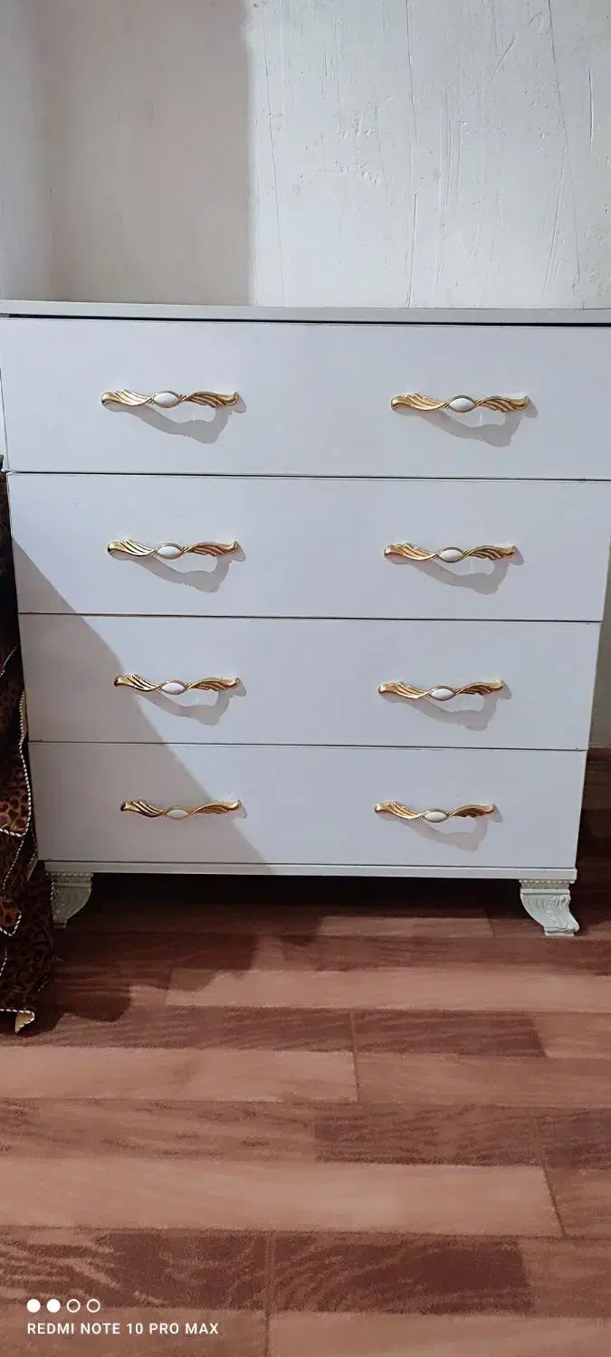 دراور لباس|جاکفشی، کمد، دراور|دوگنبدان, |دیوار