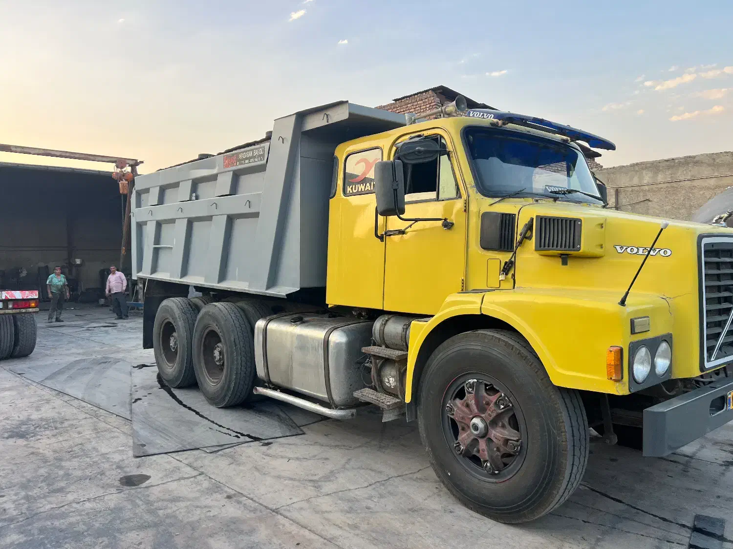 کمپریسی ولوو|خودرو سنگین|باغستان, |دیوار