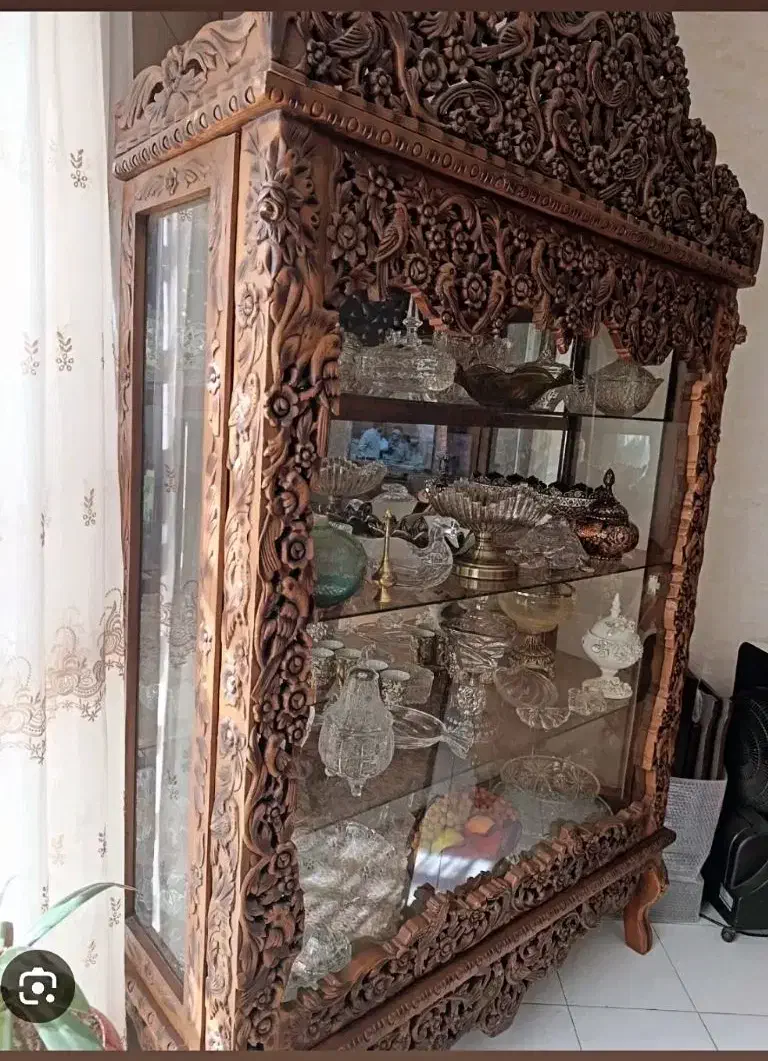 بوفه زیبا با کنده کاریهای پرکار از جنس چوب راش|بوفه، ویترین، کنسول|تبریز, |دیوار