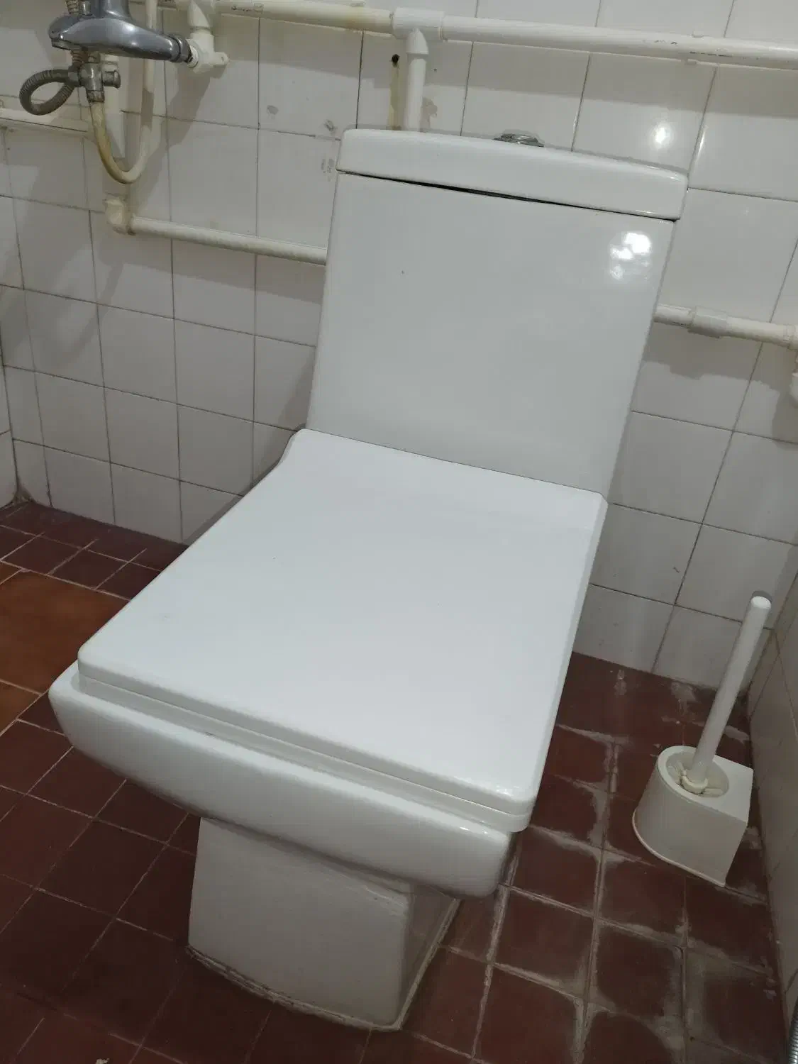 پمب آب پنتاکس و توالت فرنگی|مصالح و تجهیزات ساختمان|لاهیجان, خمیر کلایه|دیوار