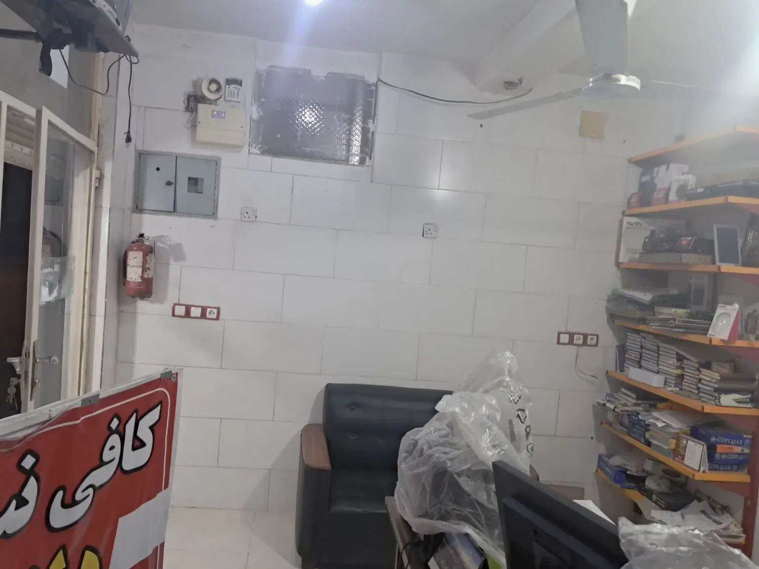 اجاره مغازه تجاری درخیابان اصلی۶رشد|اجارهٔ مغازه و غرفه|اهواز, فرهنگ شهر|دیوار