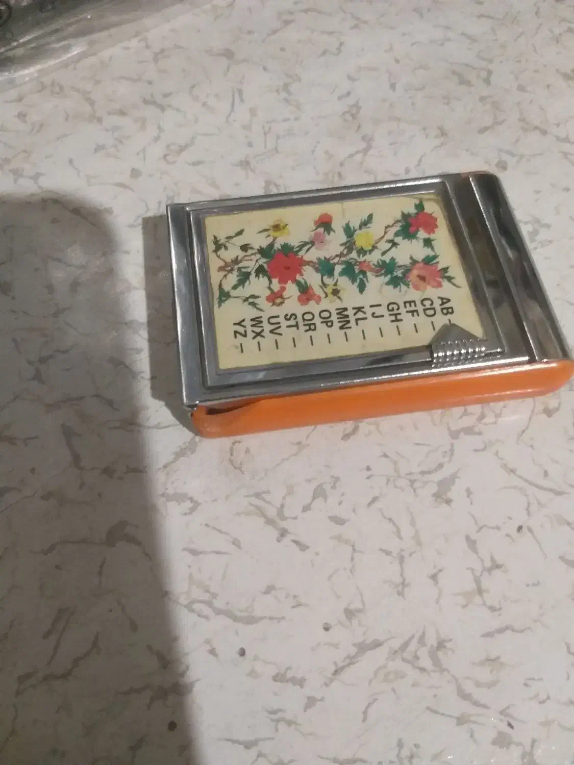 دفتر تلفن فلزی قدیمی|کلکسیون اشیاء عتیقه|اصفهان, درب کوشک|دیوار