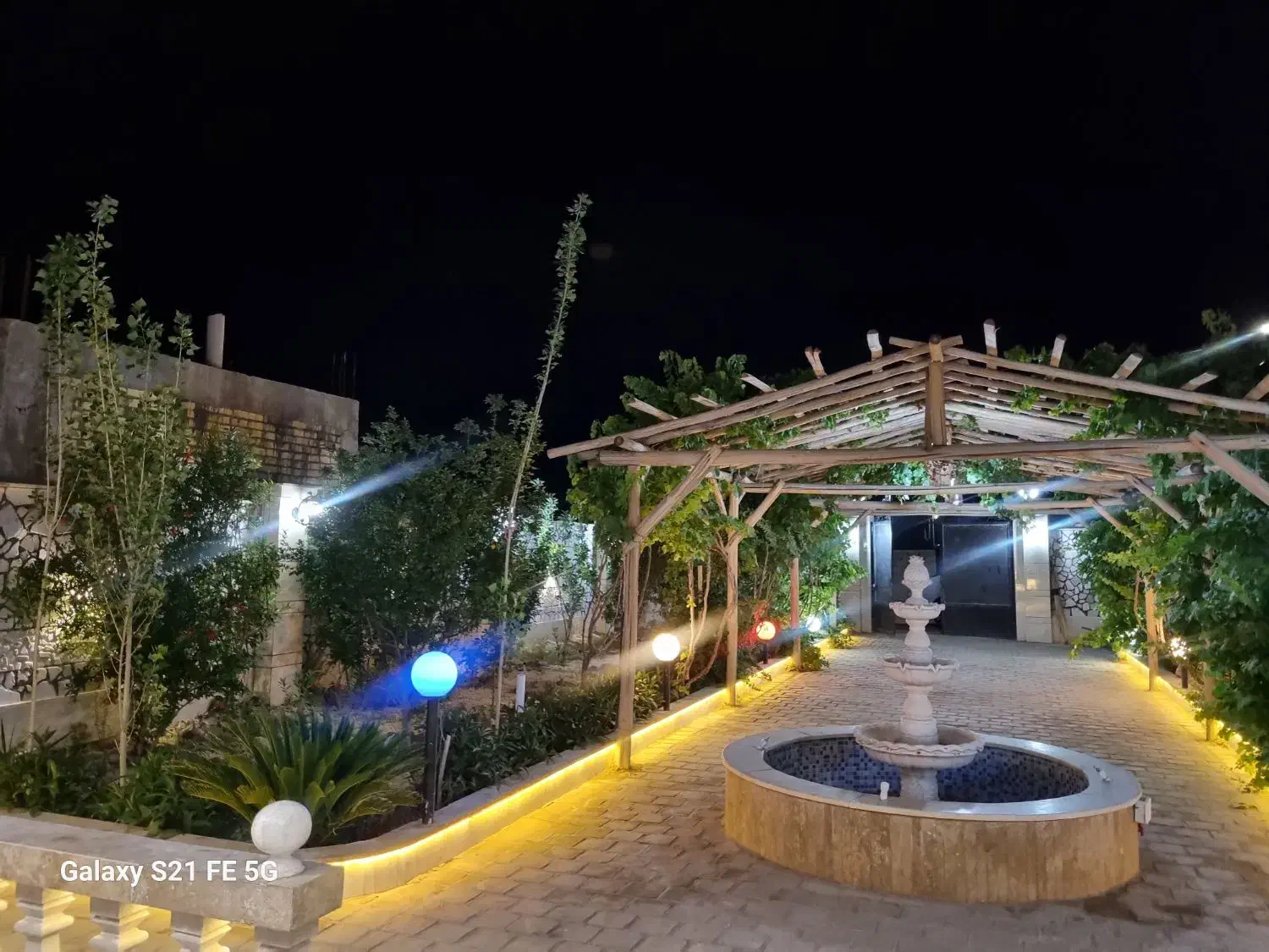 ویلا شیک وتمیز|اجارهٔ کوتاه‌مدت ویلا و باغ|کاشان, دشت لتحر|دیوار