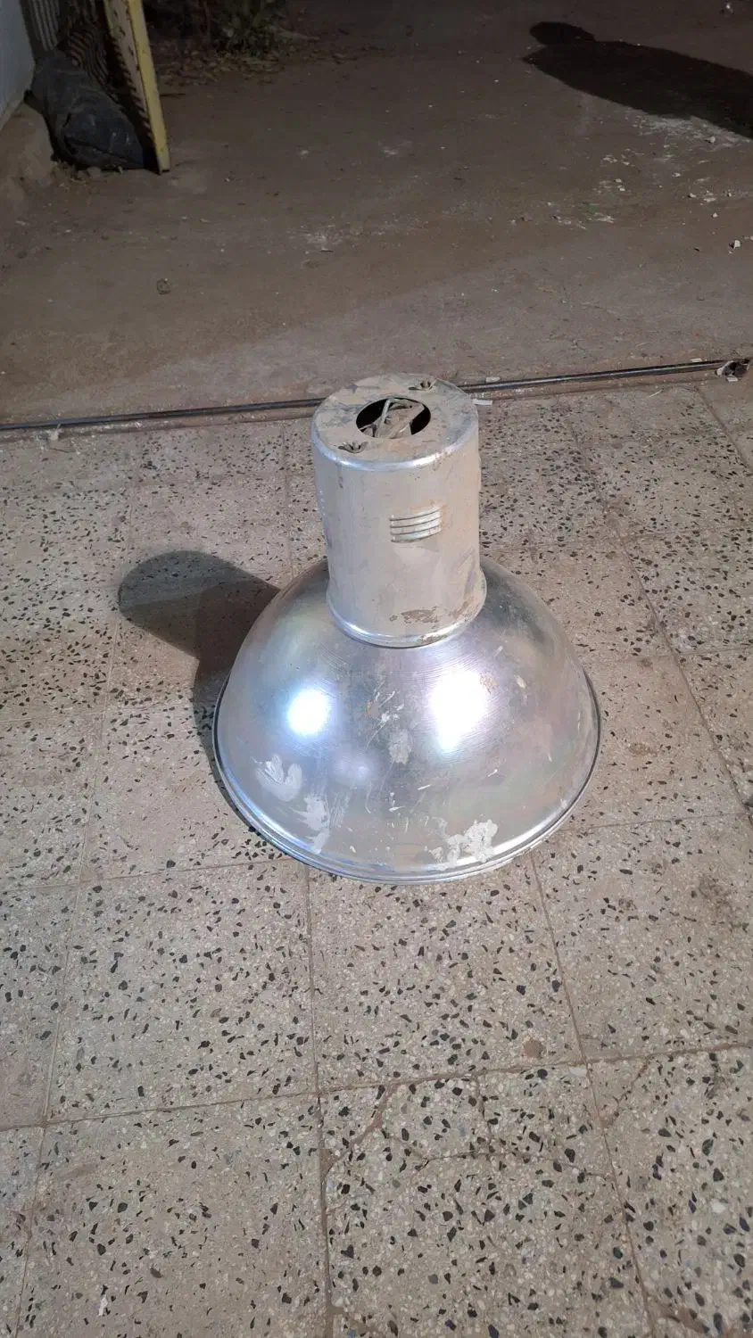 دو عدد کاسه چراغ کارگاهی|لامپ و چراغ|ملایر, |دیوار