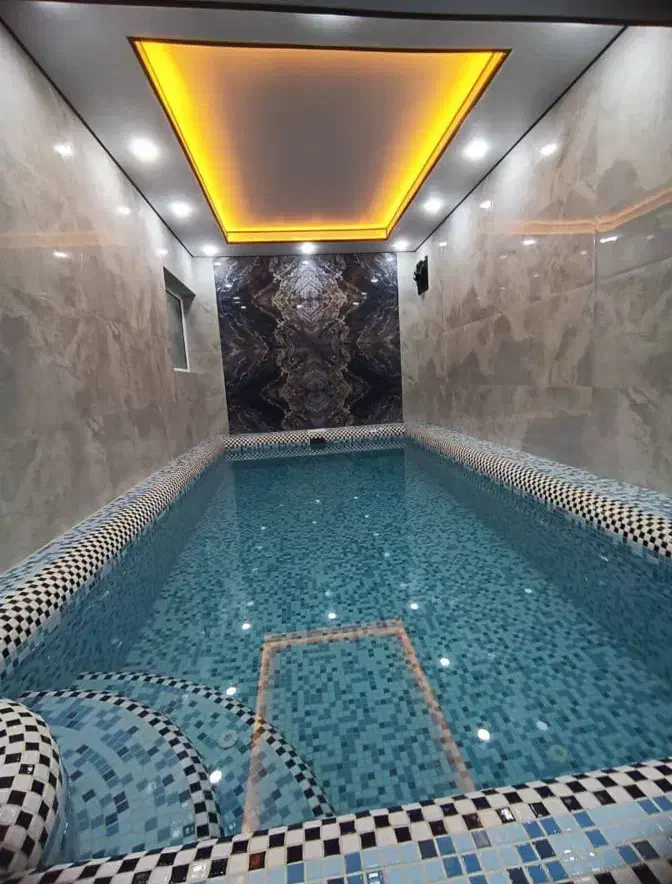 ویلا دارای  استخر و جکوزی، نو‌ساز در مرکز شهر|اجارهٔ کوتاه‌مدت ویلا و باغ|رامسر, |دیوار