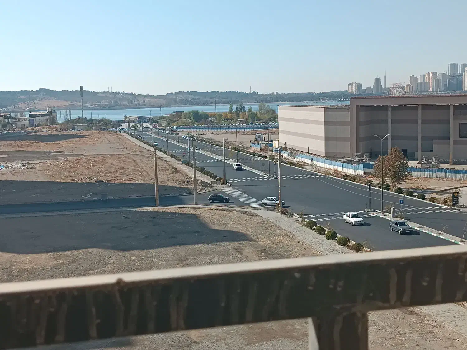 155متر3خواب/ویودریاچه/برج برند ایزدیار/طبقات بالا