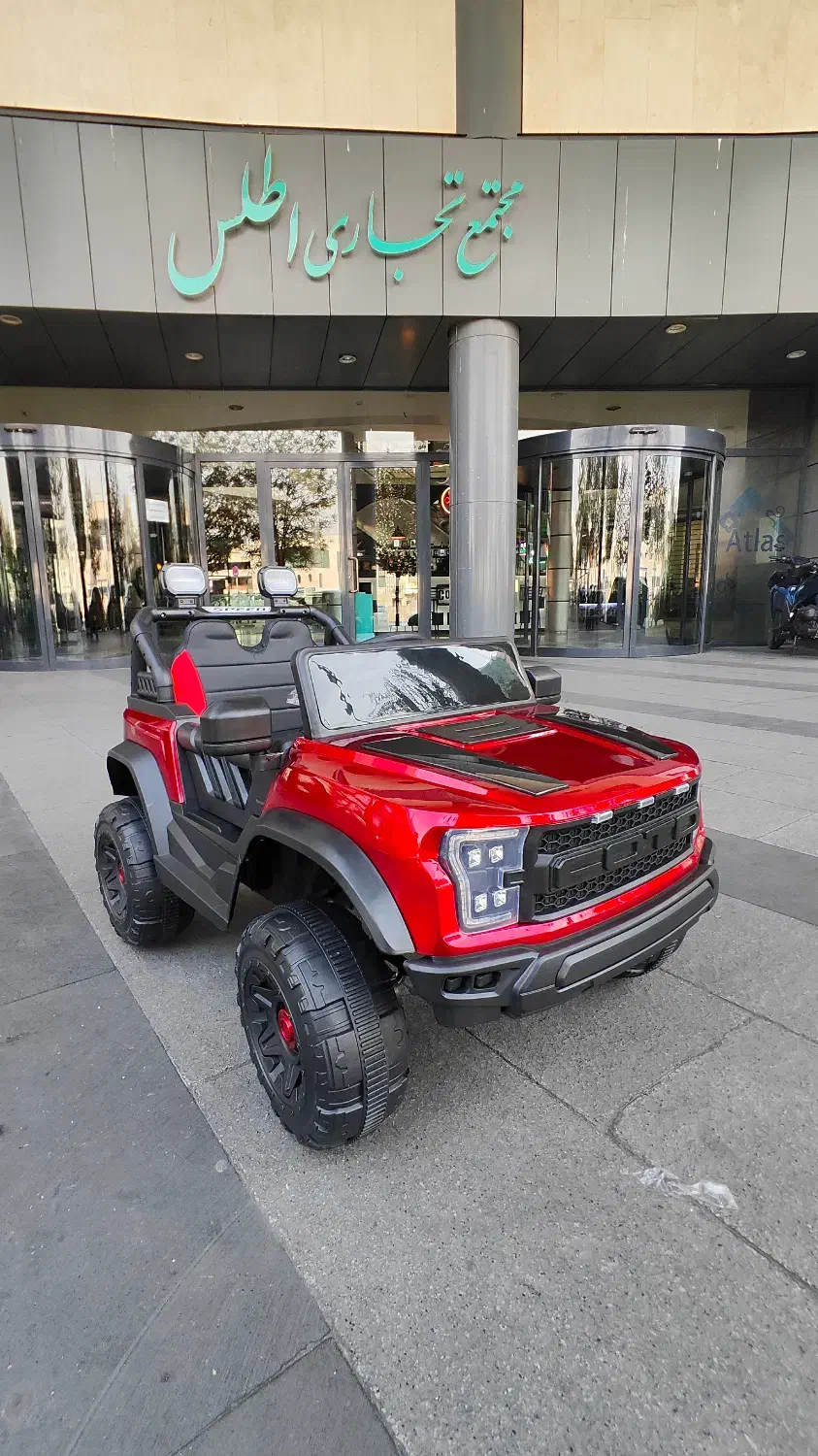 ماشین شارژی فورد سایز بزرگ چهار موتور وارداتی|اسباب‌بازی بچه|تبریز, |دیوار