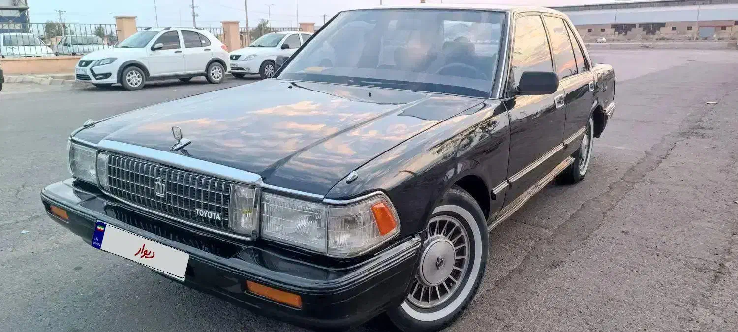 تویوتا کراون. سوپر سالن|خودرو کلاسیک|بم, |دیوار