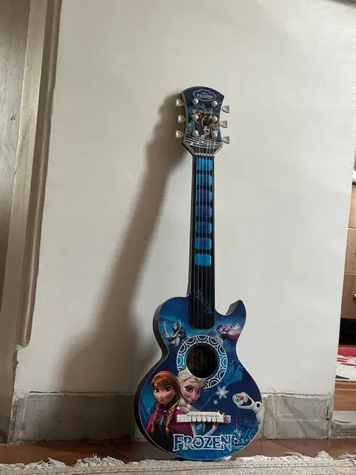 گیتار فروزن|اسباب‌بازی بچه|تهران, مجیدآباد|دیوار