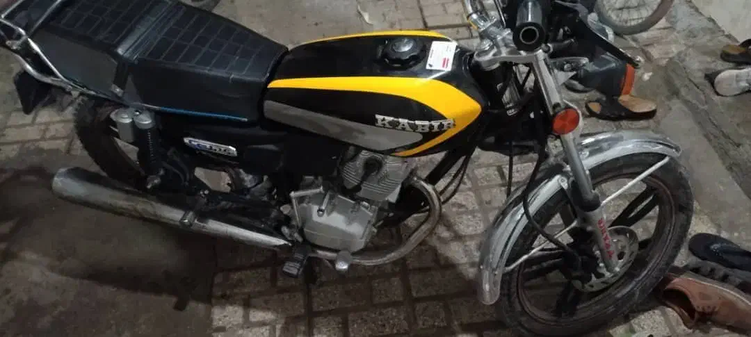 موتور کبیر ۱۴۰۲ در حد خشک|موتورسیکلت|سراوان, |دیوار