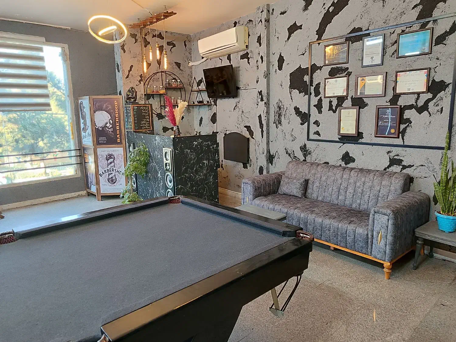 اجاره صندلی ارایشگاه مردانه|خدمات آرایشگری و زیبایی|مشهد, زمرد|دیوار