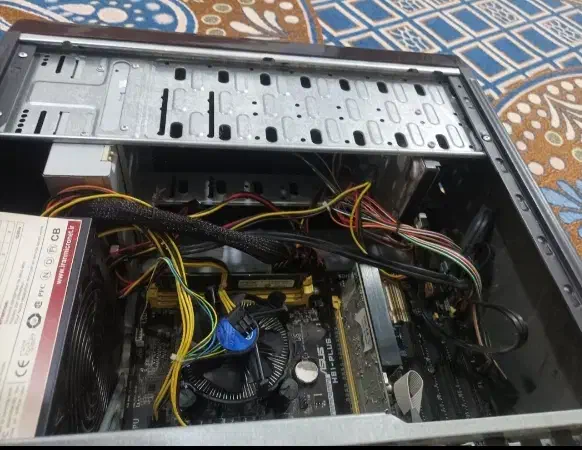 کامپیوتر سیستم خانگی تمیز|رایانه رومیزی|اهواز, زیتون کارگری|دیوار