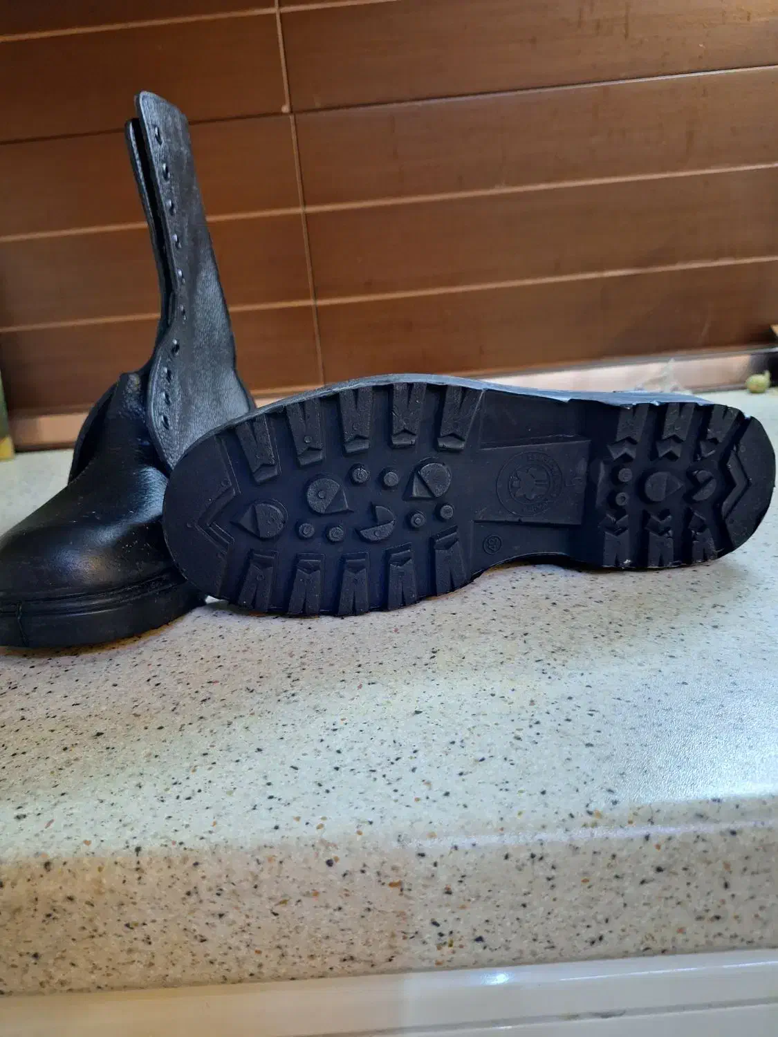 لباس، کفش کار پوتین فرمها اورکت سربازی کوله پشتی|لباس|کرج, شهرک بنفشه|دیوار