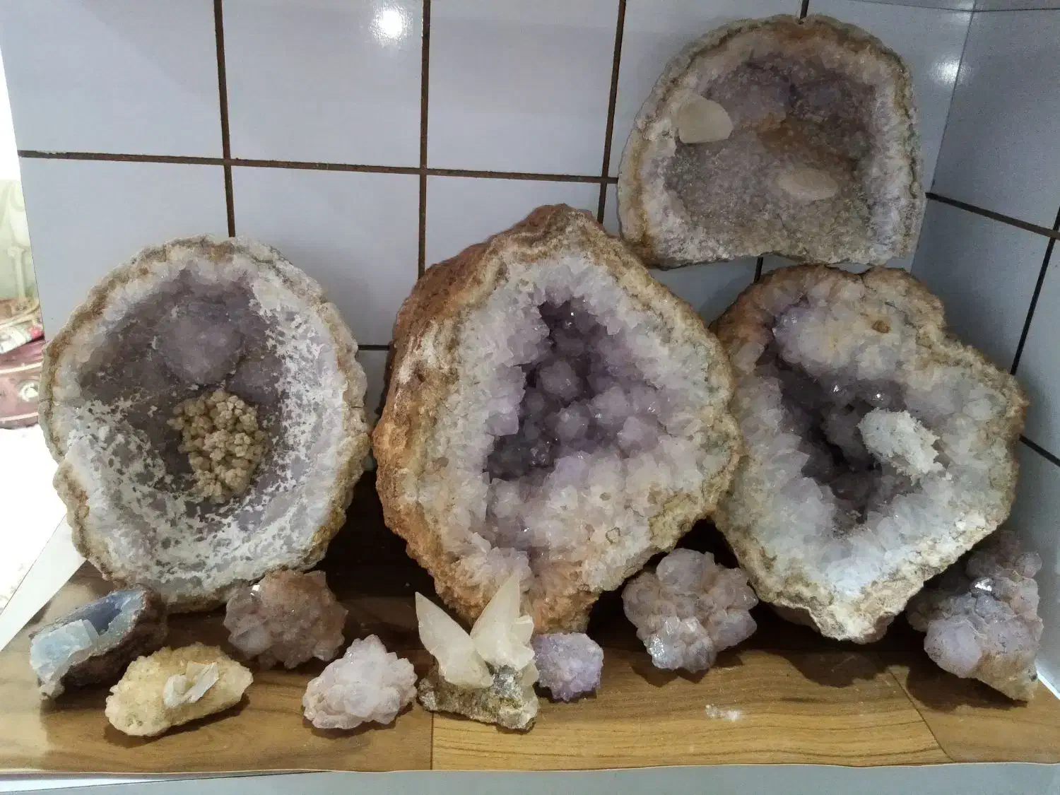 فروشی|کلکسیون اشیاء عتیقه|جلگه ماژان, |دیوار