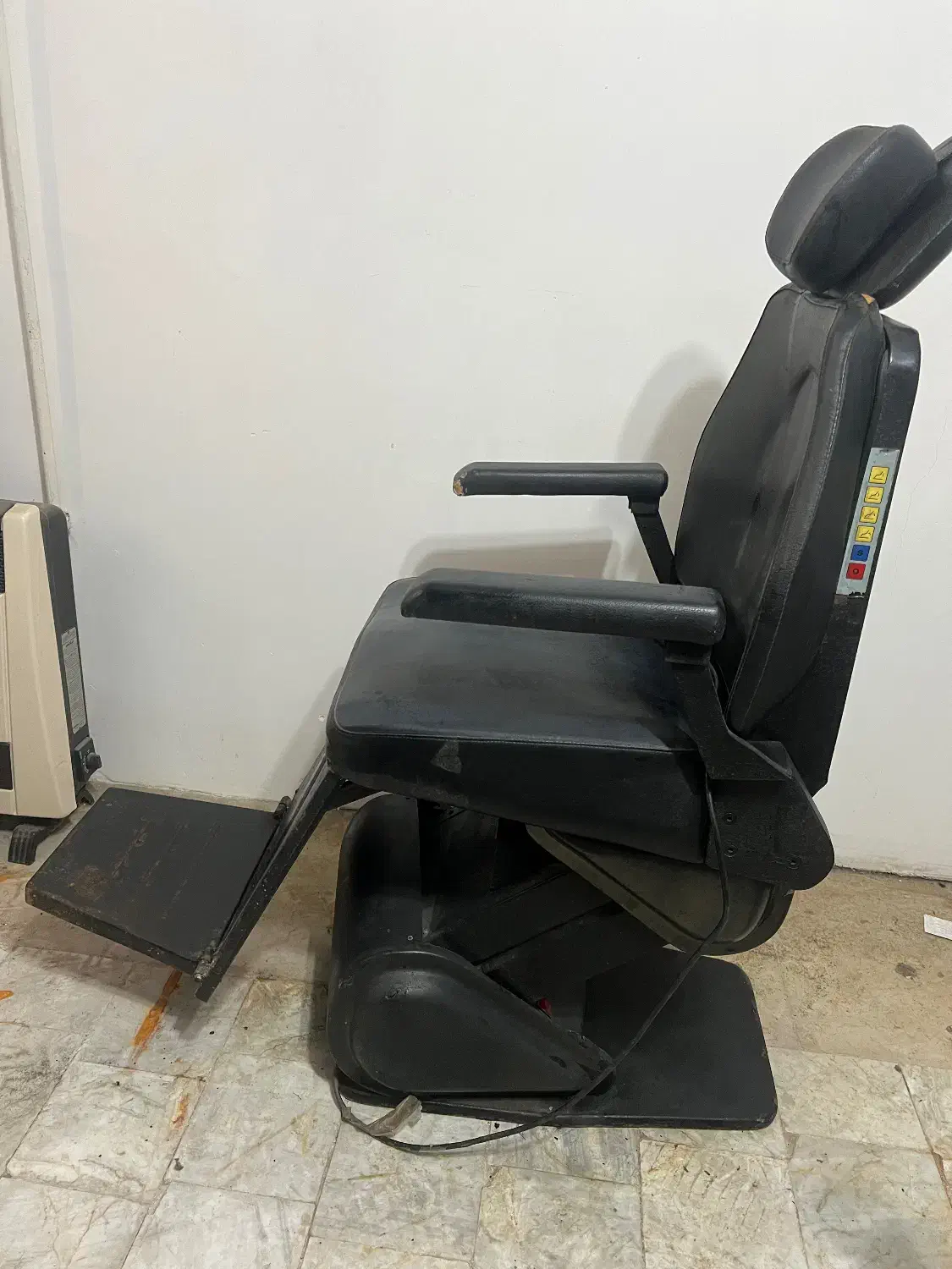 صندلی برقی ارایشگاه|آرایشگاه و سالنهای زیبایی|کیاشهر, |دیوار