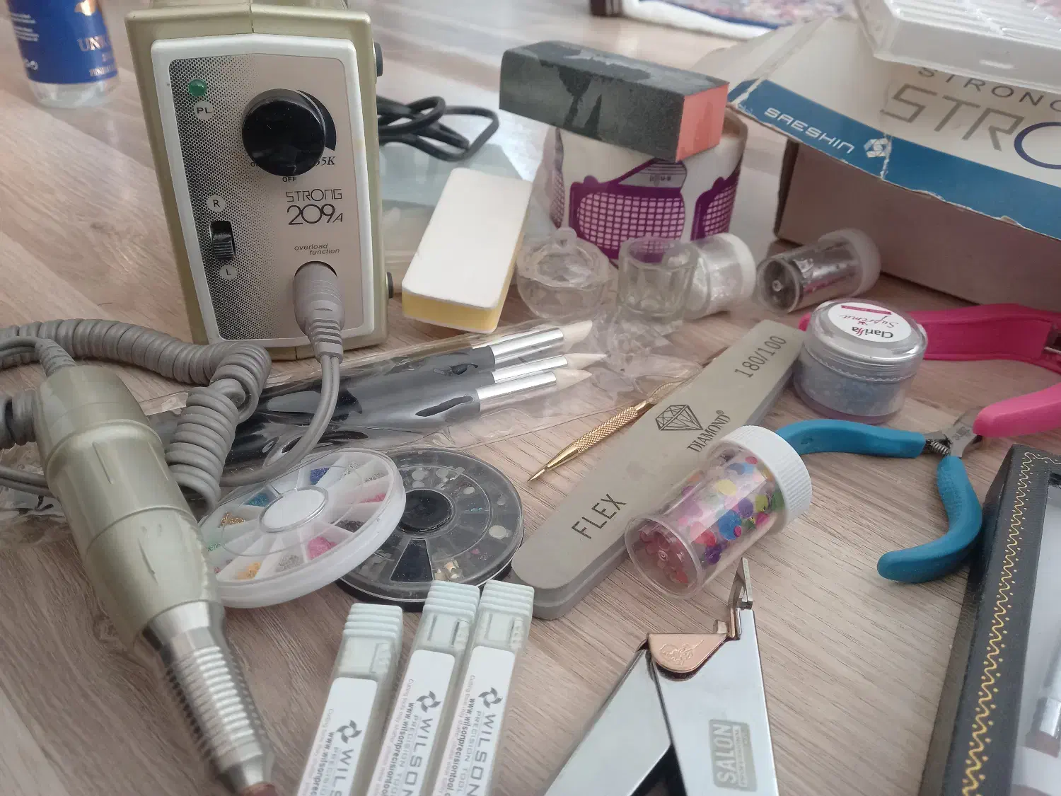 وسایل کاشت ناخن|آرایشی، بهداشتی، درمانی|همدان, |دیوار