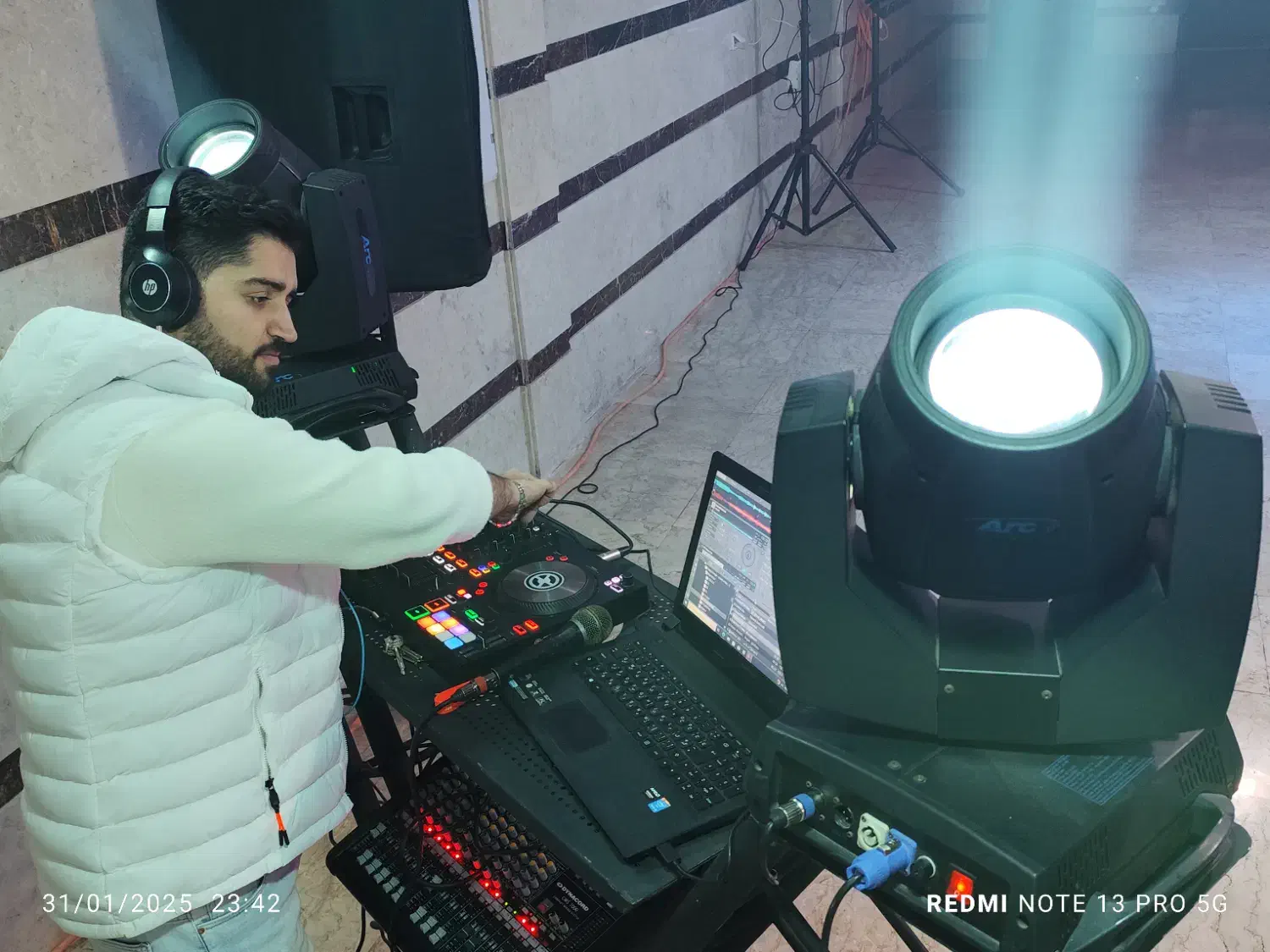 دی‌جی حرفه‌ای مراسم عروسی و جشن‌ها|خدمات پذیرایی، مراسم|تهران, المهدی|دیوار