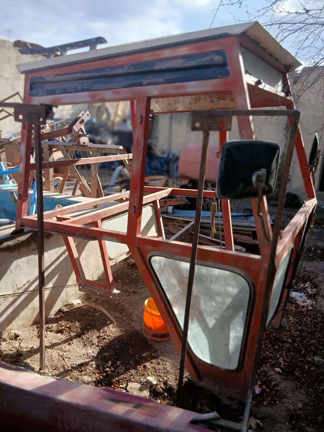 اتاق تراکتور ۲۸۵|ماشینآلات صنعتی|آشخانه, |دیوار