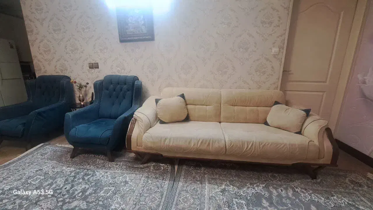 فروش مبل ۸ نفره تخت خواب شو بهمراه یک صندلی میزبان|مبلمان خانگی و میز عسلی|تهران, شهرک فرهنگیان|دیوار