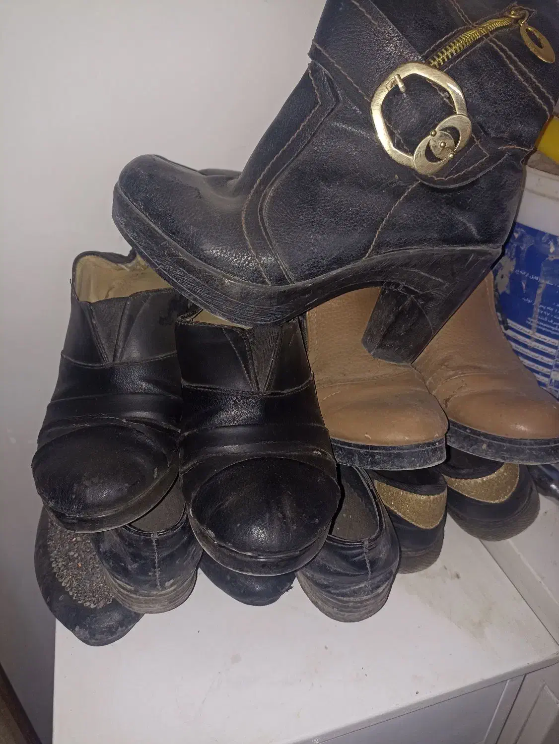 تعدادی کفش به هر قیمتی که میخواید|کیف، کفش، کمربند|تربت‌حیدریه, باغ سلطانی|دیوار