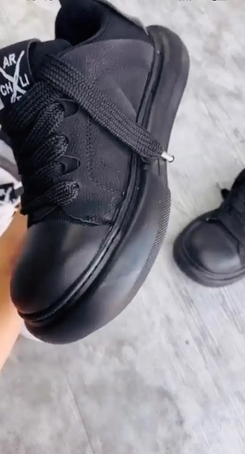 کتونی خارجی سایز ۴۳|کیف، کفش، کمربند|قم, شاه سید علی|دیوار