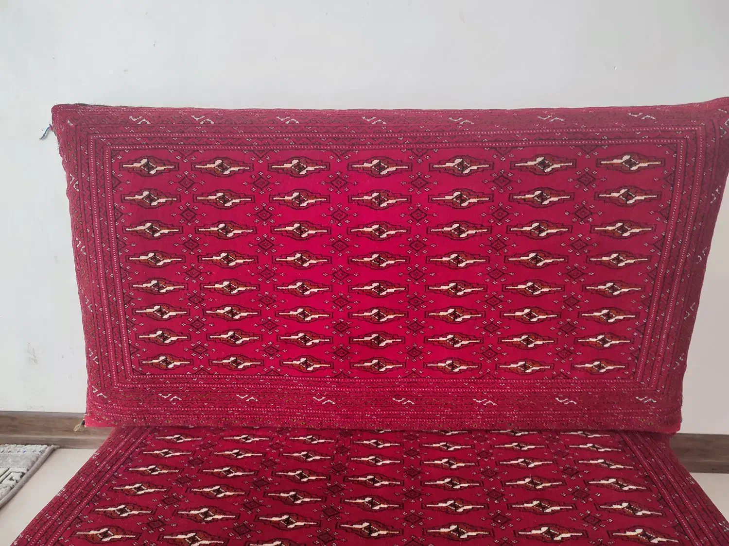 پشتی در حد نو ابعاد ۱۲۰در۶۰دست بافت|پشتی|بجنورد, |دیوار