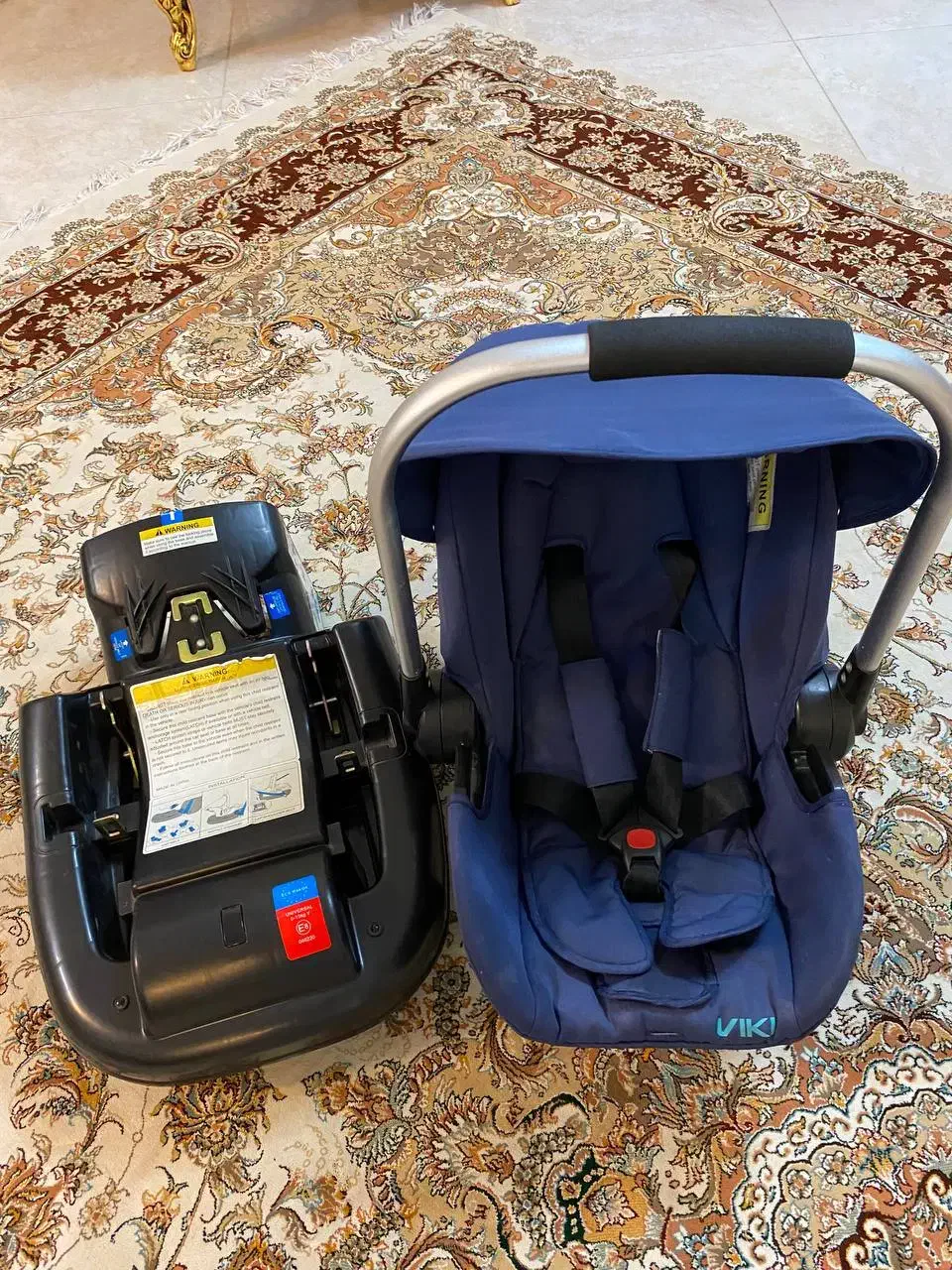 صندلی ماشین و کریر در حد نو ویکی|تخت و صندلی بچه|قم, براسون|دیوار