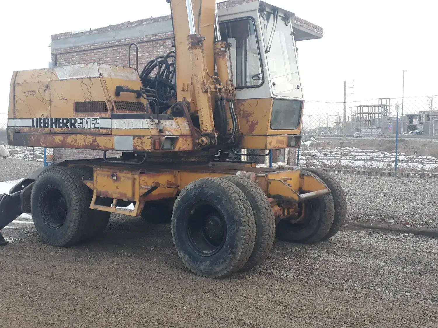 بیل مکانیکی۹۱۲لاستیکی|خودرو سنگین|ملکان, |دیوار