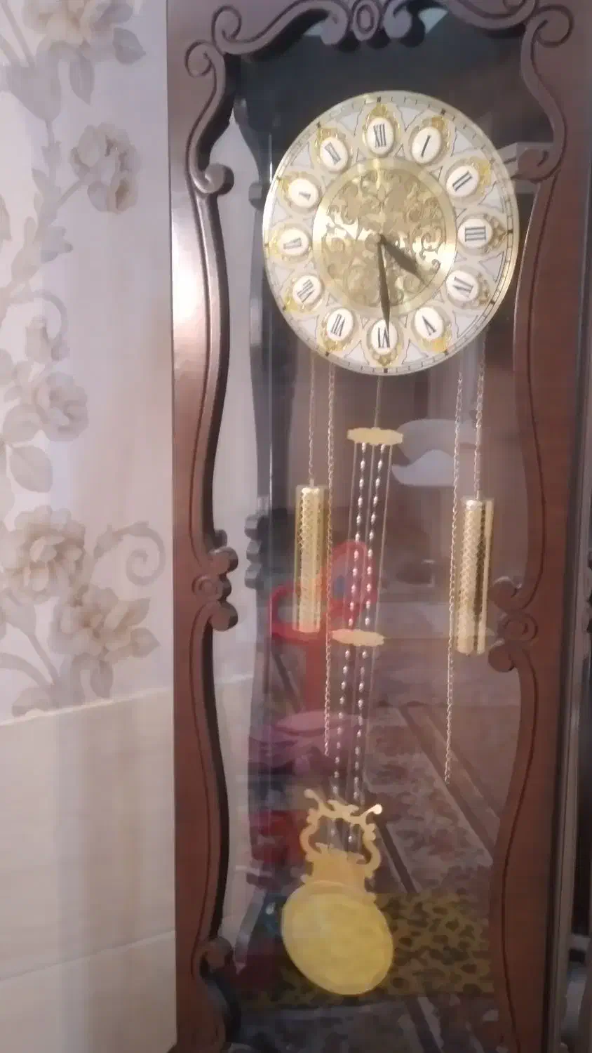 ساعت قدی وبوفه باظروف داخلش نو|صنایع دستی و سایر لوازم تزئینی|اراک, |دیوار