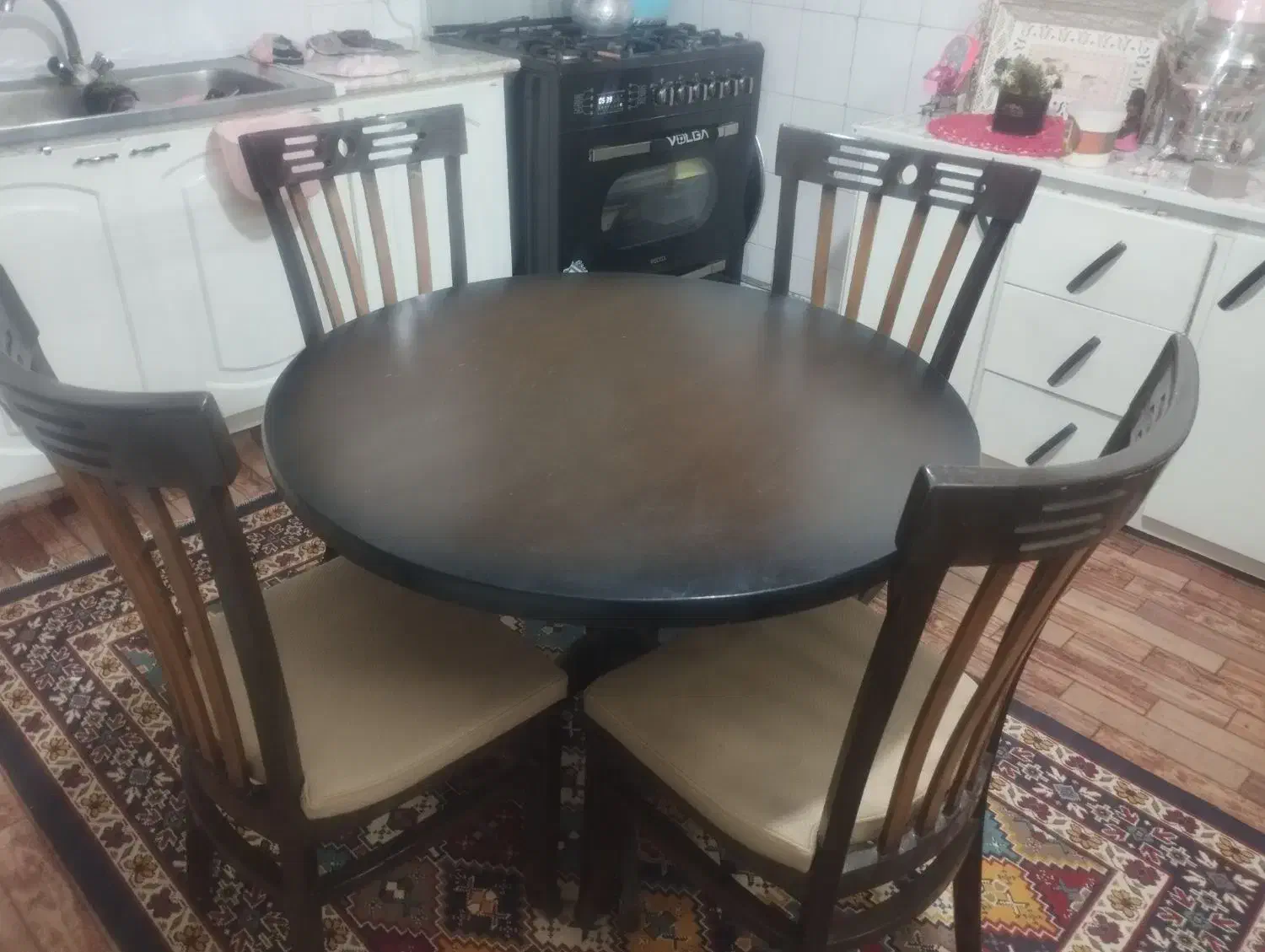 میز نهارخوری|میز و صندلی غذاخوری|تربت‌حیدریه, باغ سلطانی|دیوار